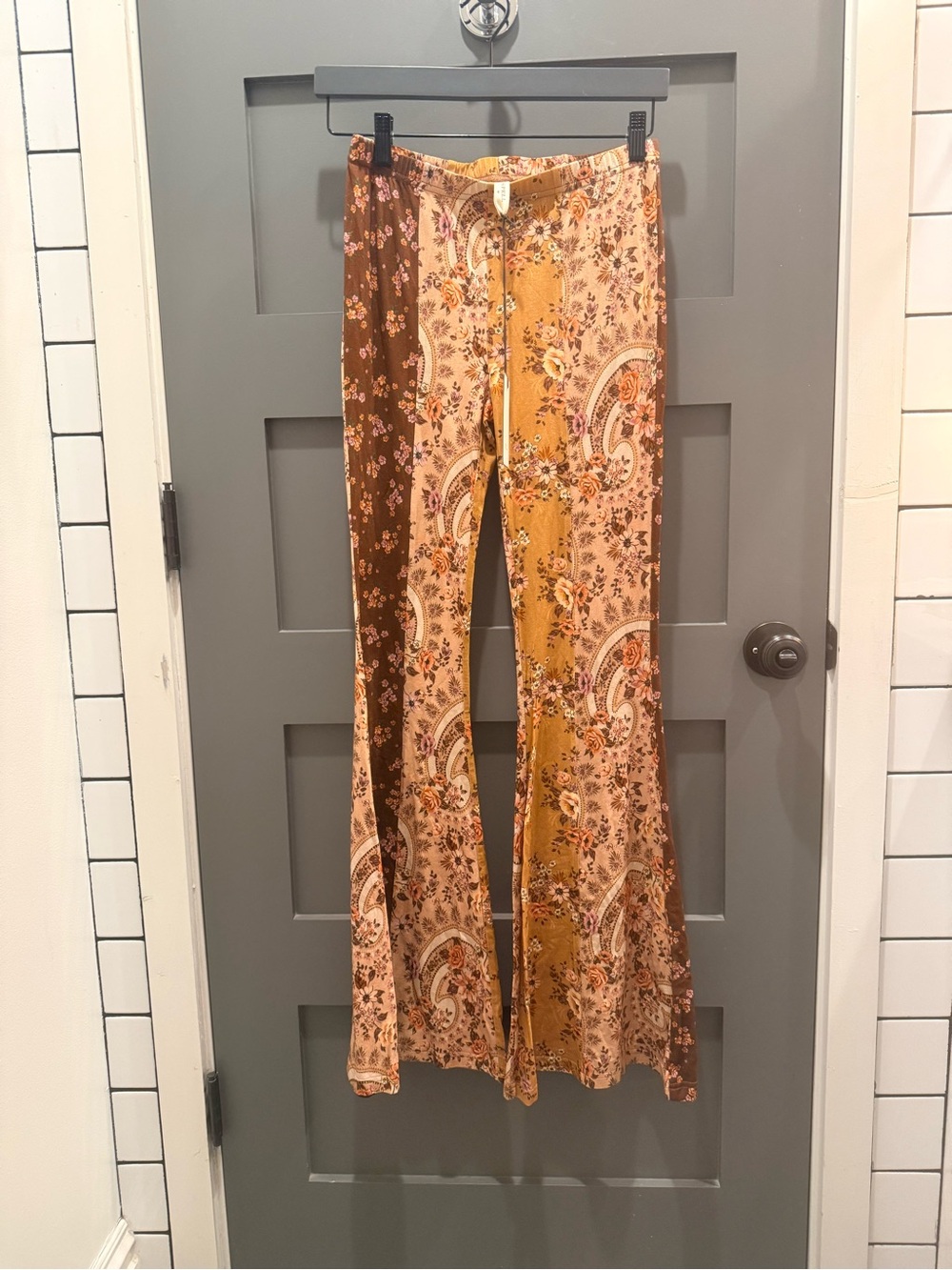 NWT! Spell Melody Bells